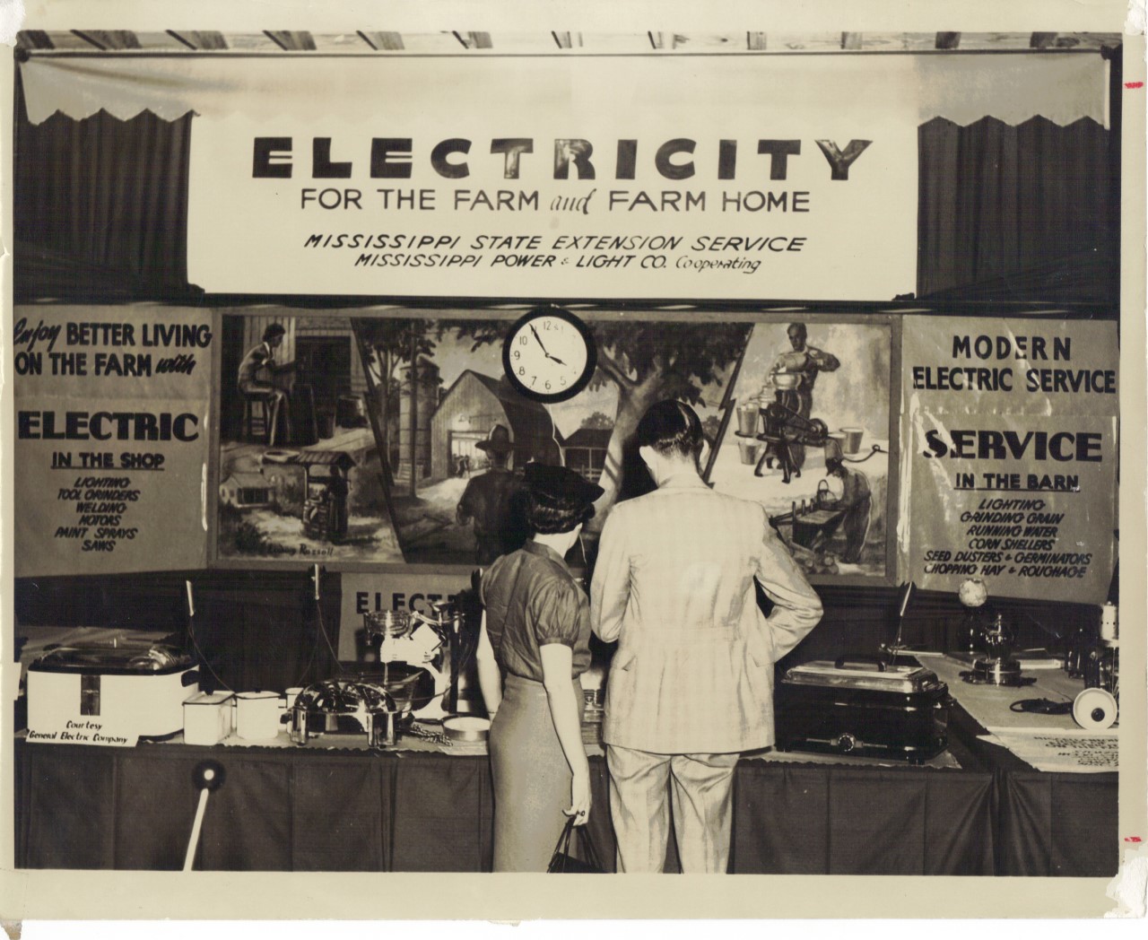 Entergy Mississippi's state fair booth shows customers how to efficiently use electricity for the future.